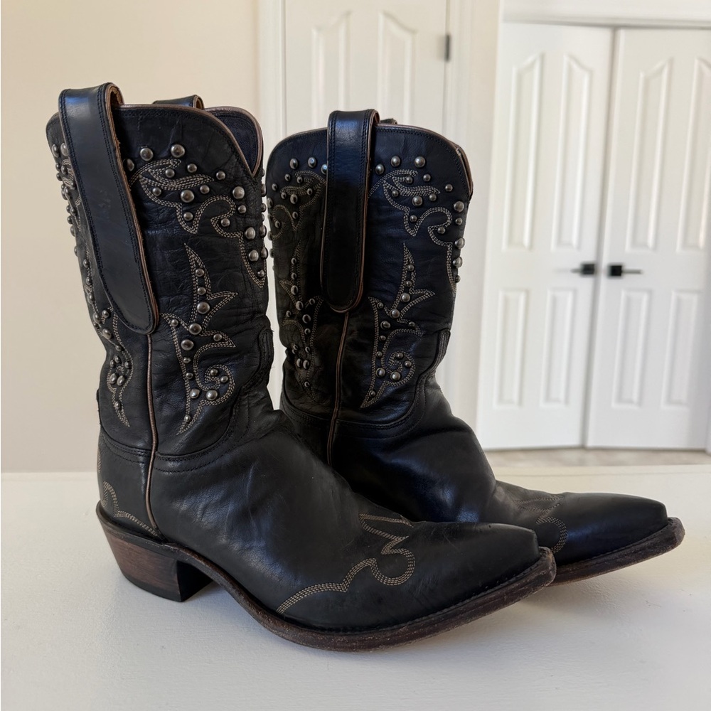 1883 Lucchese boots with studs size 6 black snip toe